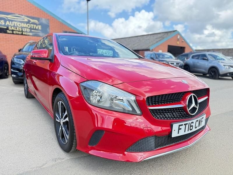 Used Mercedes A180 SE 2016 Red Hatchback