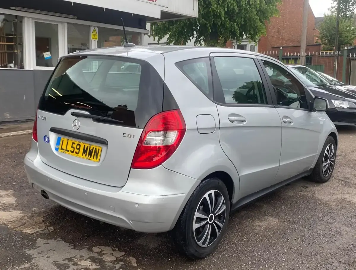 Usado Mercedes A160 Classic 2009 Prateado Citadino