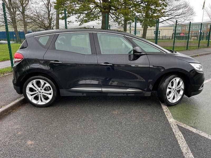 Used Renault Scénic IV Iconic 2019 Black MPV