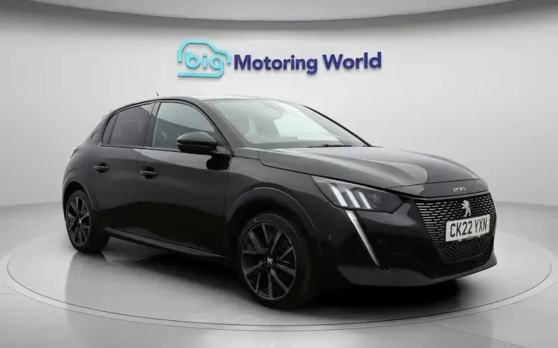 Gebraucht Peugeot 208 Premium 102 PS (75 kW) 2022 Schwarz Kleinwagen
