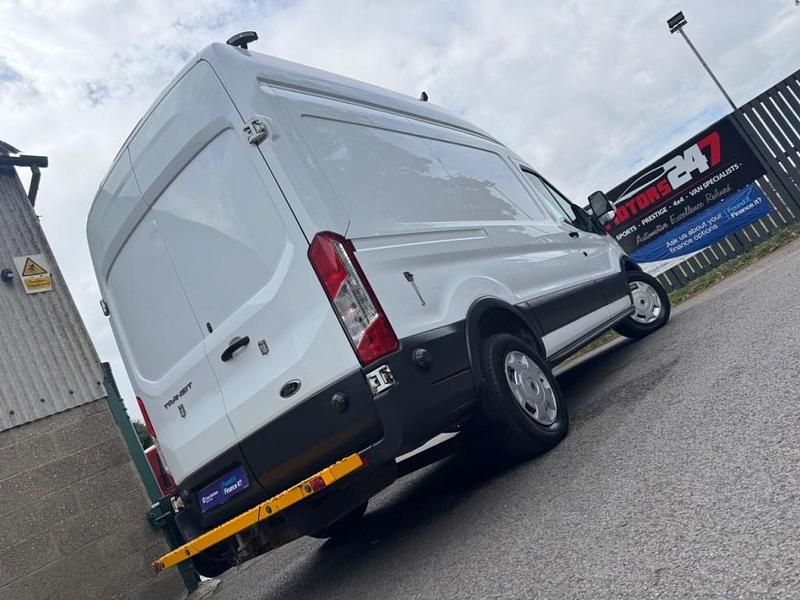 Usado Ford Transit 130 HP (95 kW) 2018 Branco Van