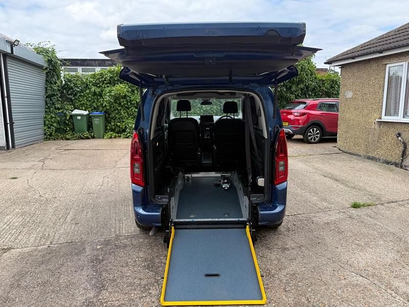 Used Vauxhall Combo 2023 Blue MPV