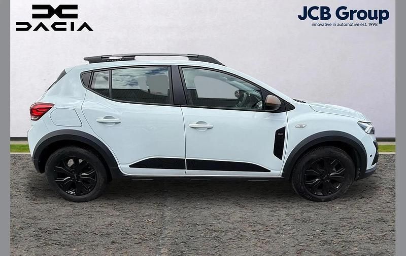 Used Dacia Sandero Extreme 90 HP (66 kW) 2023 White SUV