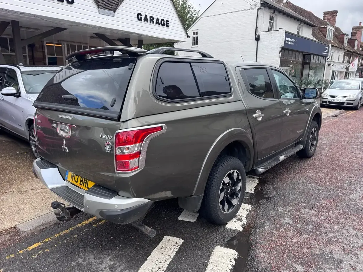 Used Mitsubishi L200 181 HP (133 kW) 2016 Green Pickup