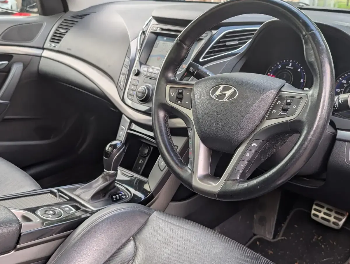 Used Hyundai i40 Premium 141 HP (103 kW) 2017 Black Sedan