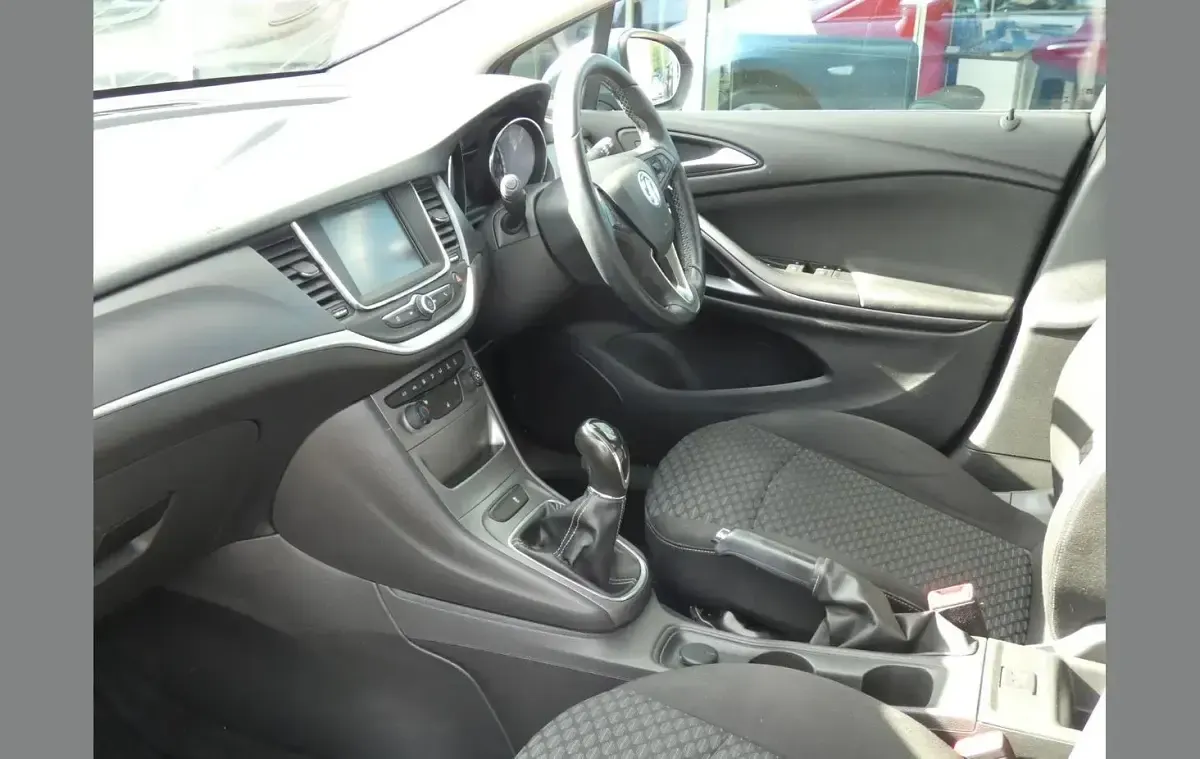 Gebraucht Vauxhall Astra 99 PS (72 kW) 2016 Blau Kleinwagen