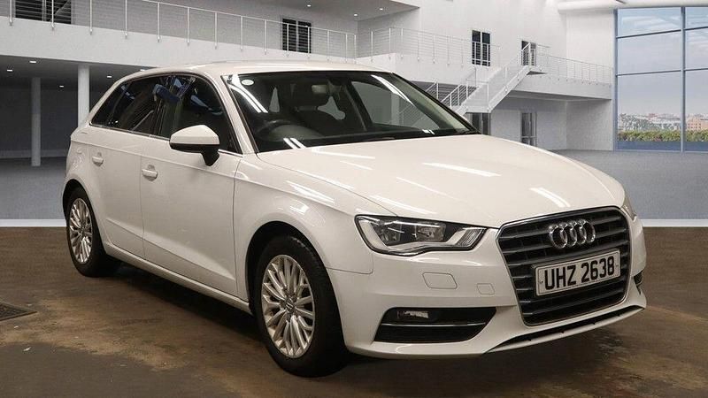 Used Audi A3 Sportback Performance 150 HP (110 kW) 2016 White Hatchback