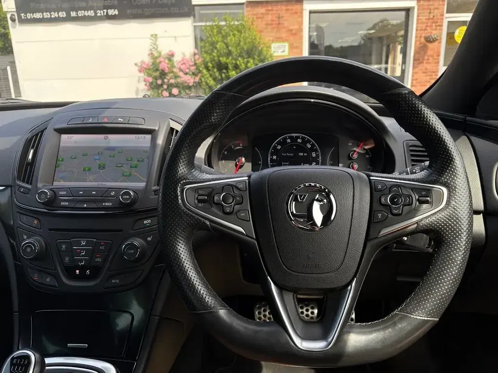 Used Vauxhall Insignia SRi 170 HP (125 kW) 2017 Grey Hatchback