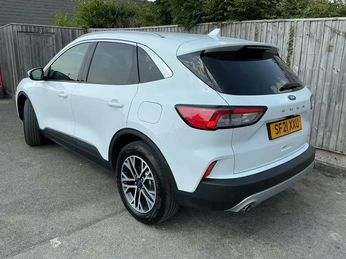 Used Ford Kuga Titanium 120 HP (88 kW) 2021 White SUV