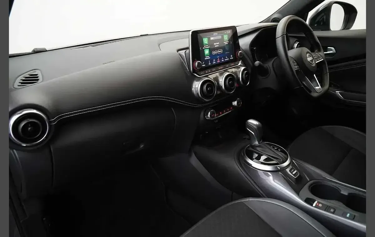 Used Nissan Juke N-Connecta 143 HP (105 kW) 2023 Grey SUV