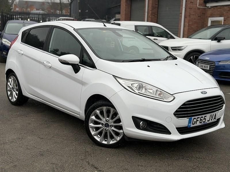 Used Ford Fiesta Titanium X 100 HP (73 kW) 2015 White Hatchback