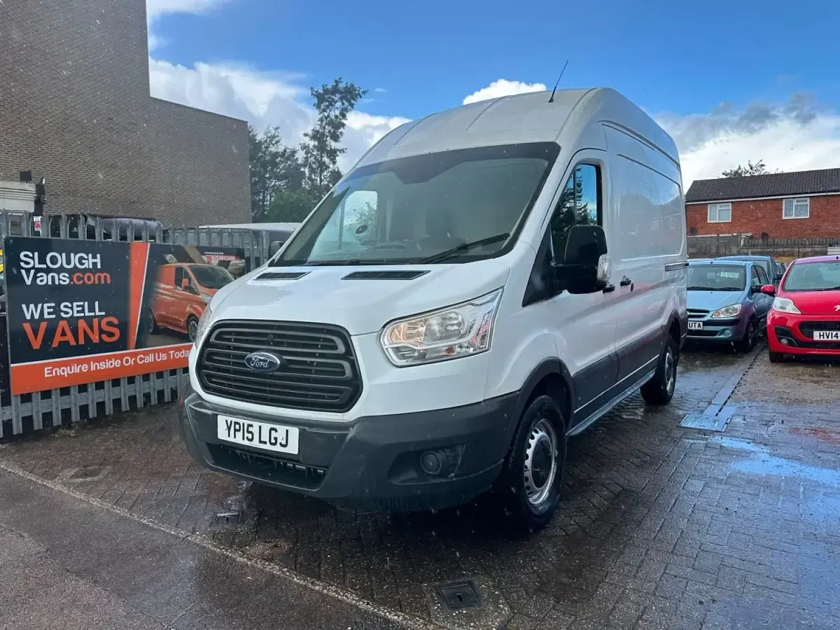 Usado Ford Transit 125 HP (91 kW) 2015 Branco Van