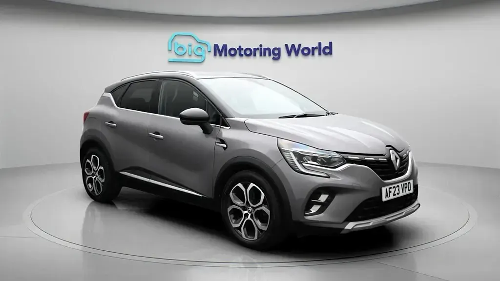Usado Renault Captur Techno 145 HP (106 kW) 2023 Cinzento SUV