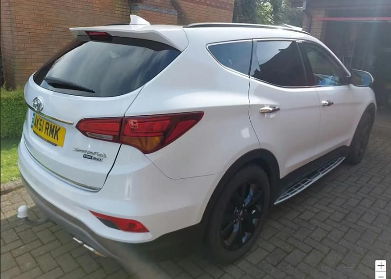 Used Hyundai Santa Fe 200 HP (147 kW) 2017 White SUV