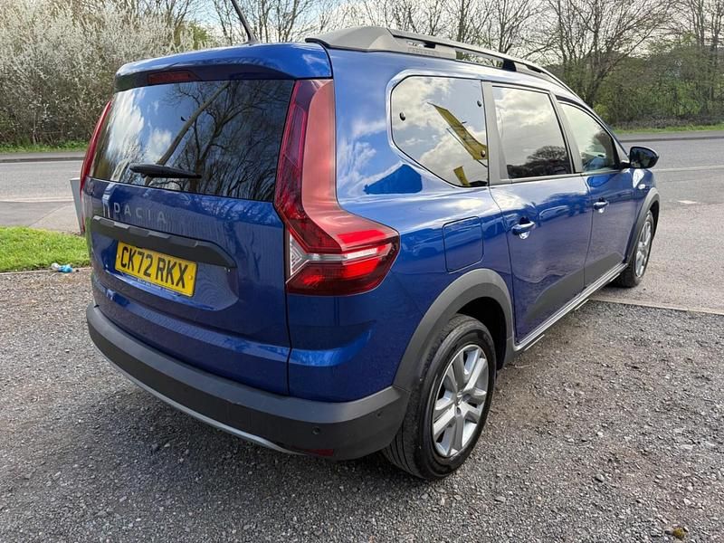 Usado Dacia Jogger Comfort 110 CV (80 kW) 2022 Azul Monovolumen