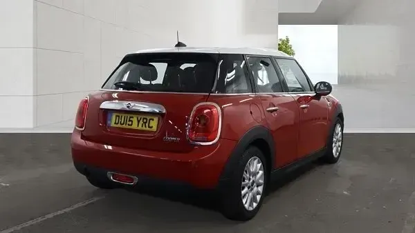 Begagnad Mini Cooper 2015 Röd Halvkombi