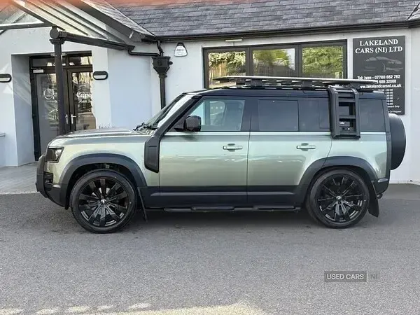 Used Land Rover Defender SE 200 HP (147 kW) 2021 Green SUV