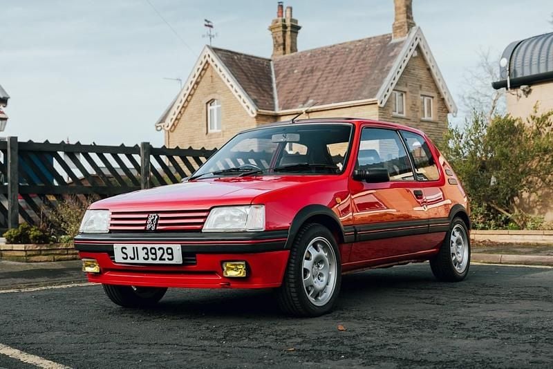 Used Peugeot 205 GTi 130 HP (95 kW) 1990 Red Hatchback