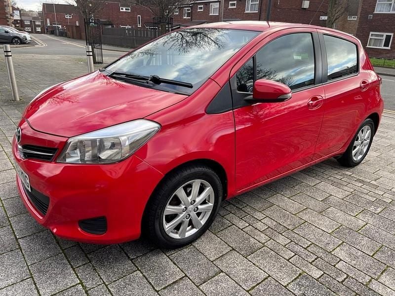 Used Toyota Yaris 2012 Red Hatchback