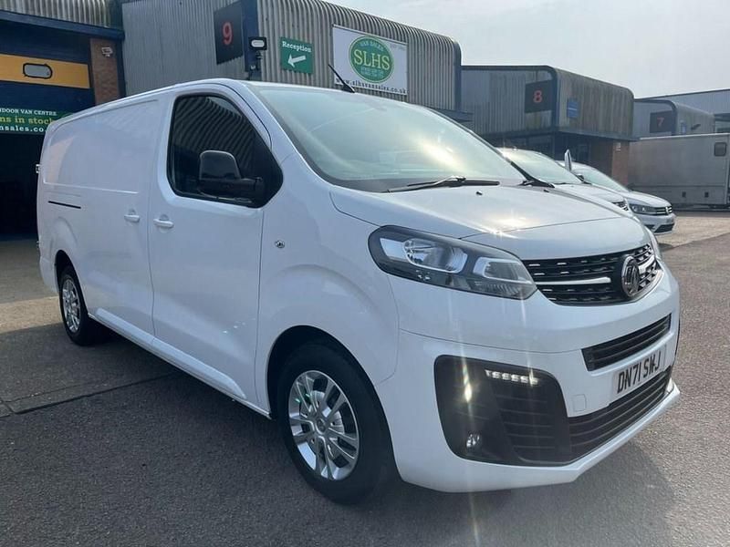 White Used 2021 Vauxhall Vivaro Sportive Van | £11,295 (Fair price) - Image 1/4