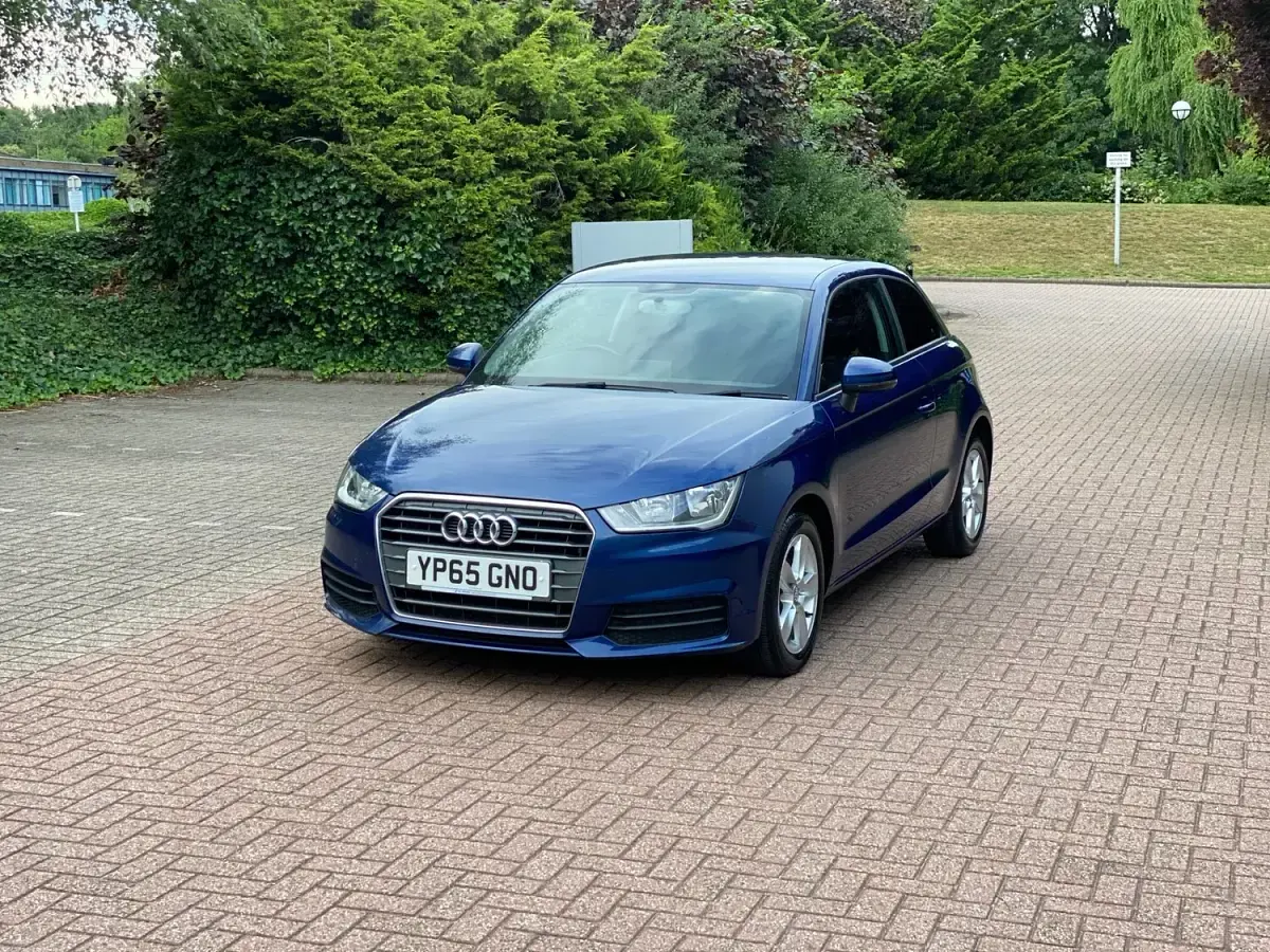 Used Audi A1 116 HP (85 kW) 2015 Blue Hatchback