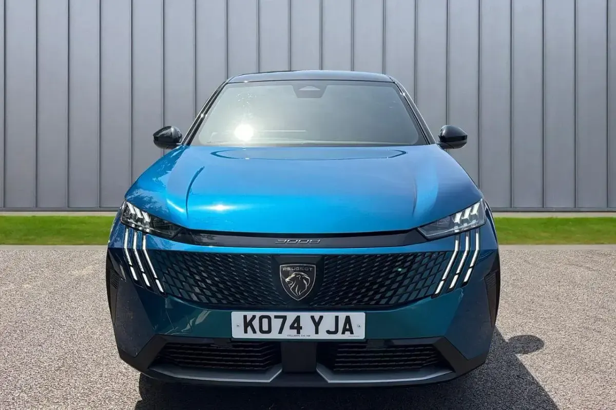 Second-hand Peugeot 3008 GT 134 CP (98 kW) 2025 Albastru SUV