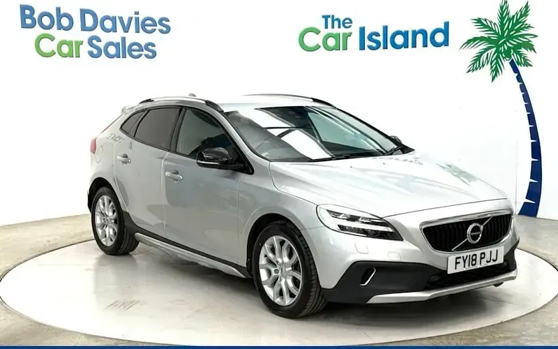 Second-hand Volvo V40 Pro 150 CP (110 kW) 2018 Hatchback
