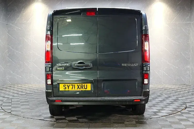 Used Renault Trafic 150 HP (110 kW) 2022 Slate grey