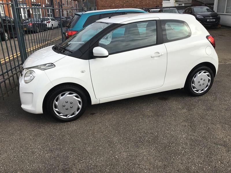 Begagnad Citroën C1 Feel 68 HK (50 kW) 2016 Vit Halvkombi