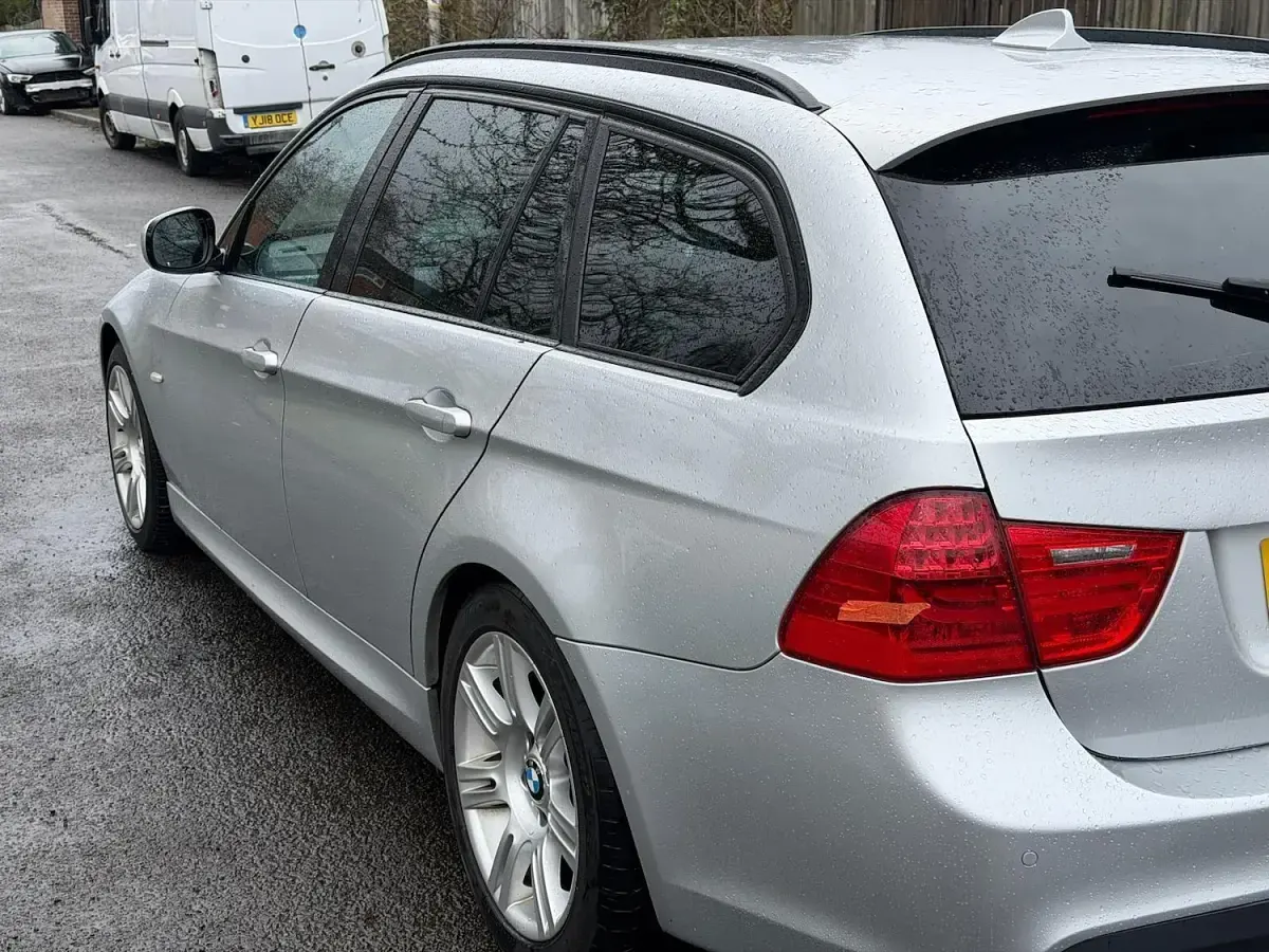 Used BMW 320 M Sport 184 HP (135 kW) 2011 Silver Estate