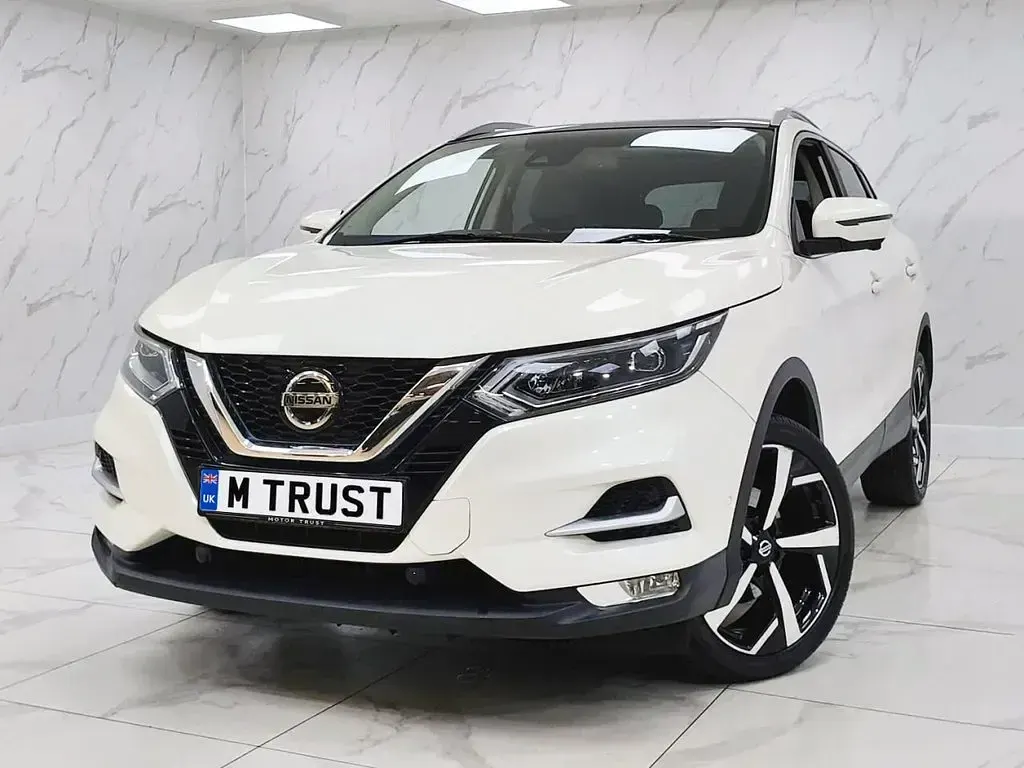 Used Nissan Qashqai Tekna 115 HP (84 kW) 2018 White SUV