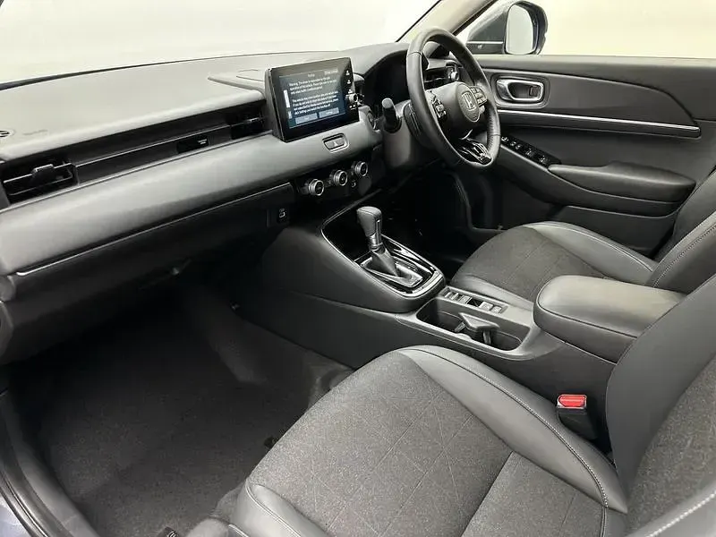 Used Honda HR-V Advance 131 HP (96 kW) 2023 Grey SUV