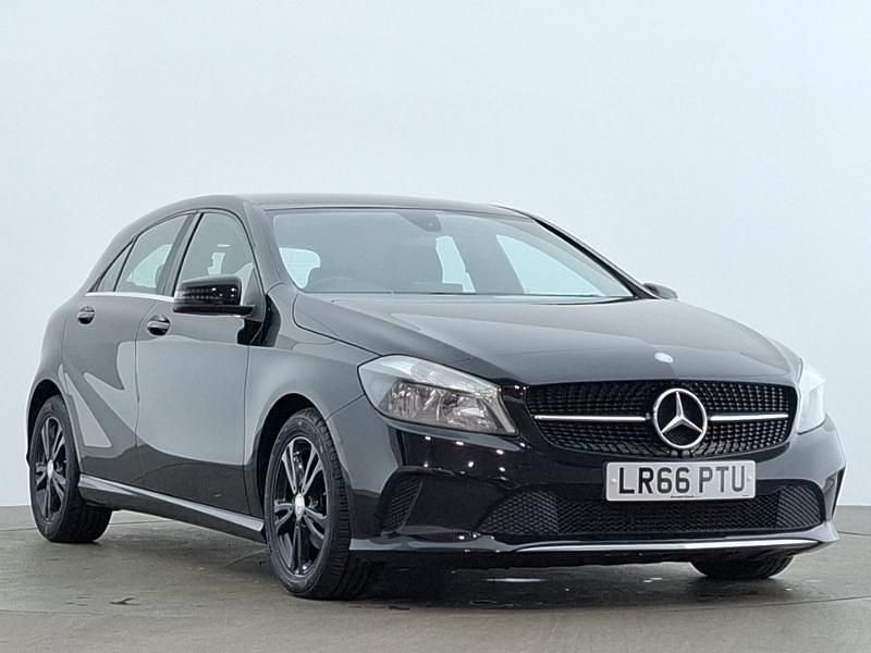 Black Used 2016 Mercedes A180 SE Hatchback | £10,298 (Fair price) - Image 1/4