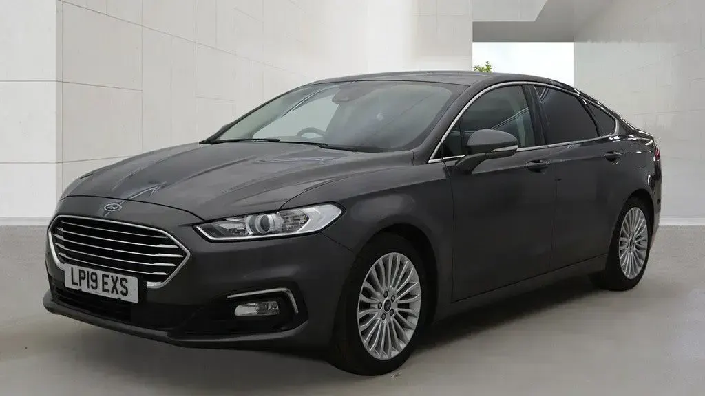 Used Ford Mondeo Titanium 187 HP (137 kW) 2019 Grey Sedan
