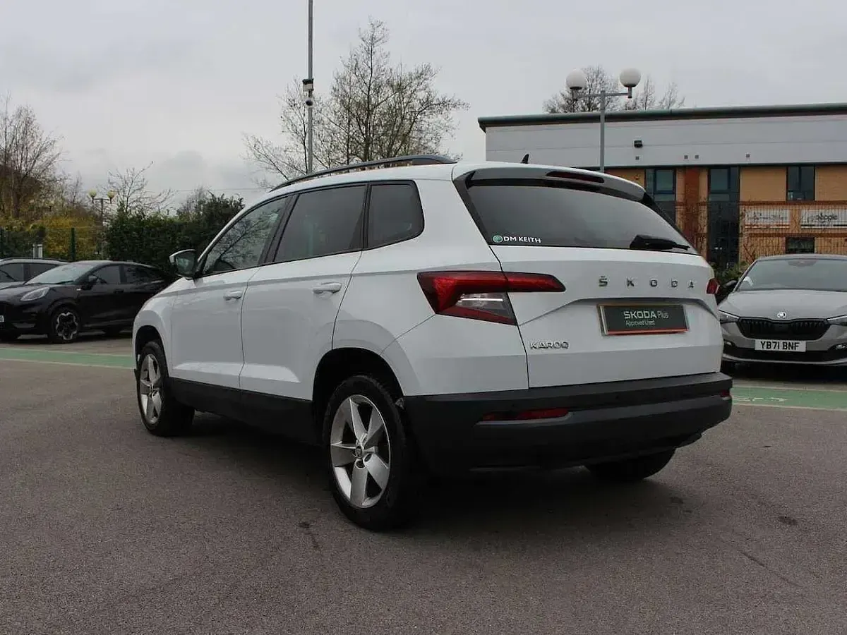 Używany Skoda Karoq SE 150 KM (110 kW) 2020 Biały SUV