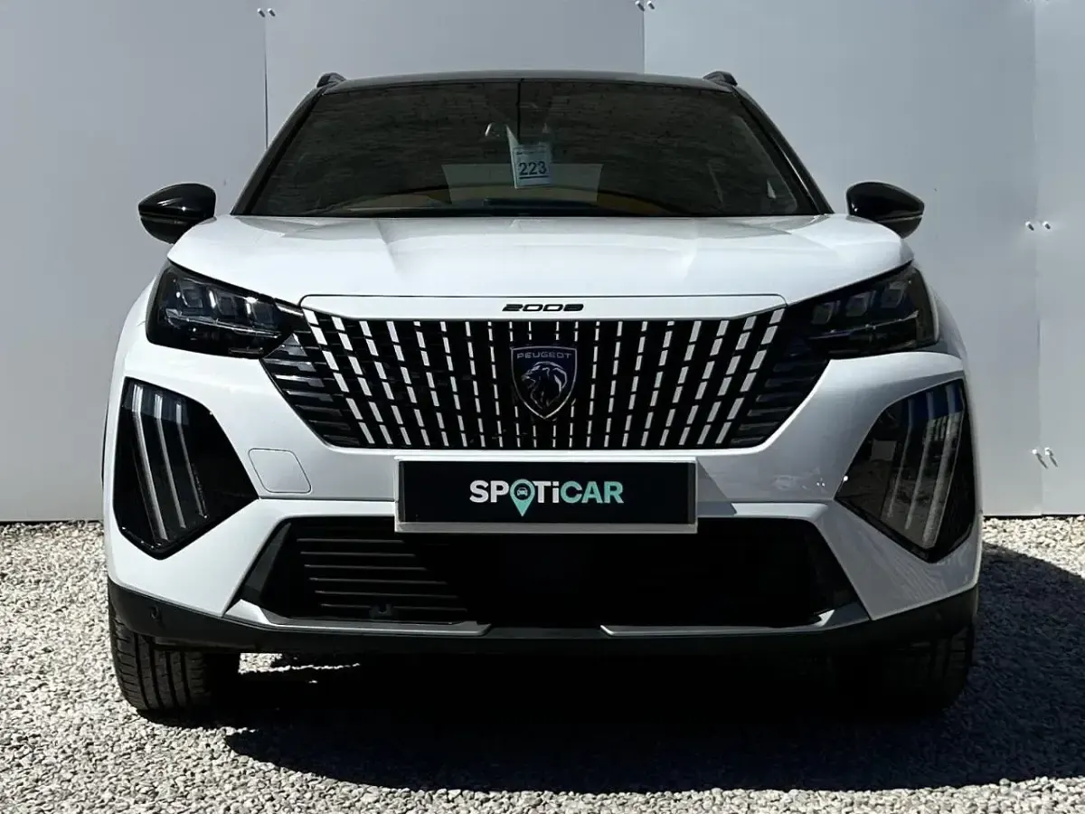 Używany Peugeot 2008 GT 134 KM (98 kW) 2025 Biały SUV