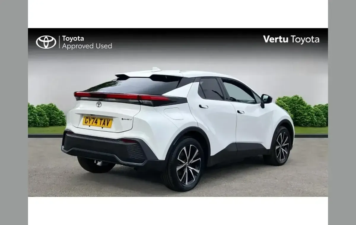 Used Toyota C-HR Design 220 HP (161 kW) 2024 White SUV