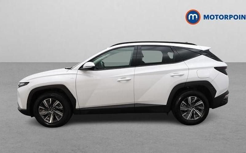 Used Hyundai Tucson SE 180 HP (132 kW) 2023 White SUV
