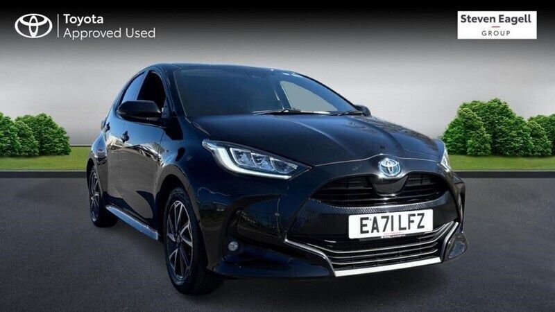 Black Used 2021 Toyota Yaris Hybrid Design Hatchback | £16,322 (Fair price) - Image 1/2