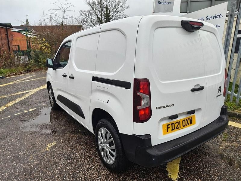 Used Citroën Berlingo 100 HP (73 kW) 2021 White MPV