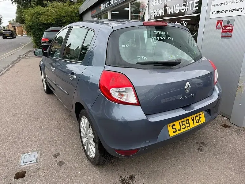 Used Renault Clio Dynamique 75 HP (55 kW) 2009 Blue Hatchback