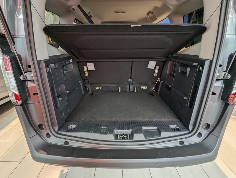 New Ford Tourneo Titanium 100 kW (136 HP) 2025 Estate