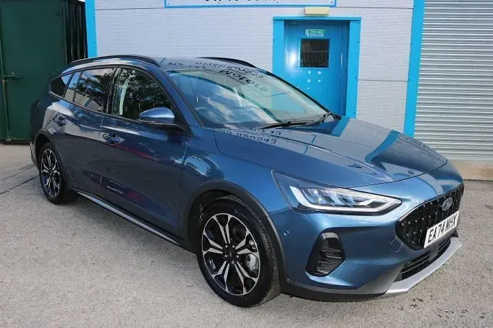 Used Ford Focus Active X 125 HP (91 kW) 2024 Blue Estate