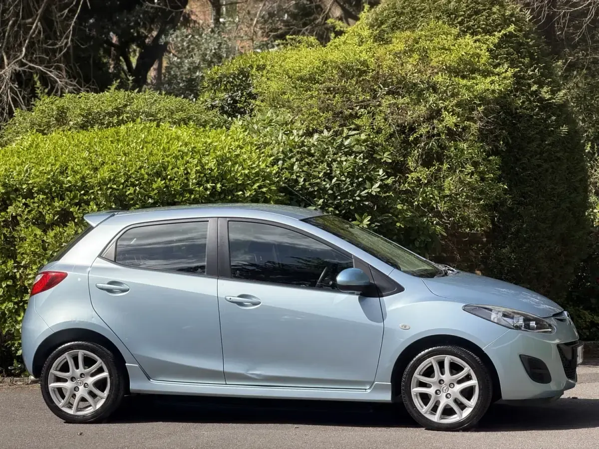 Używany Mazda 2 2011 Niebieski Hatchback
