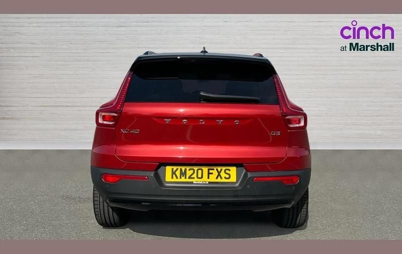 Usado Volvo XC40 R-Design 150 HP (110 kW) 2020 Vermelho SUV