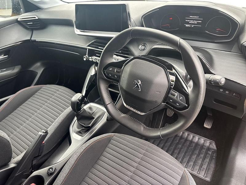 Used Peugeot 208 Active+ 75 HP (55 kW) 2022 Yellow Hatchback