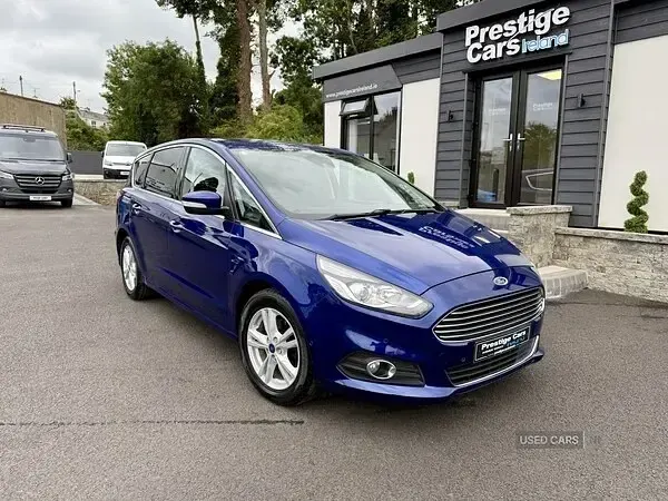 Used Ford S-MAX Titanium 150 HP (110 kW) 2018 Blue MPV