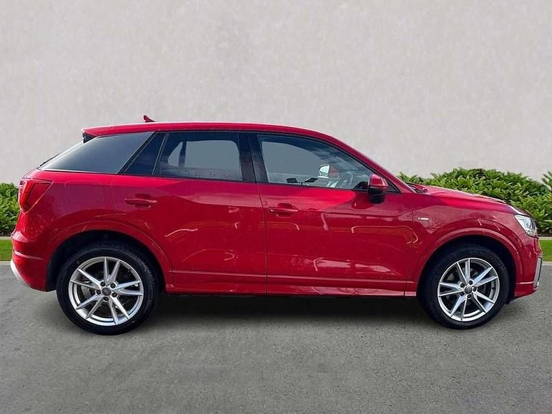 Used Audi Q2 S-Line 150 HP (110 kW) 2018 Red SUV