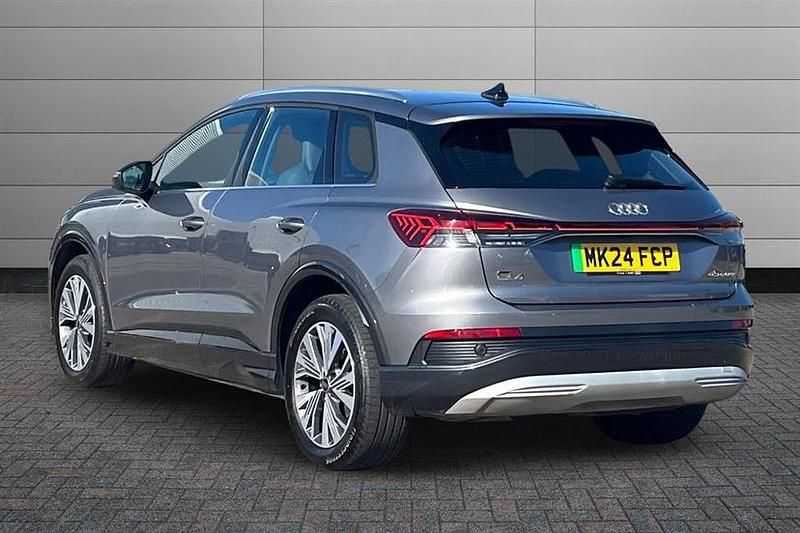 Second-hand Audi Q4 e-tron Sport 210 kW (286 CP) 2024 Gri SUV
