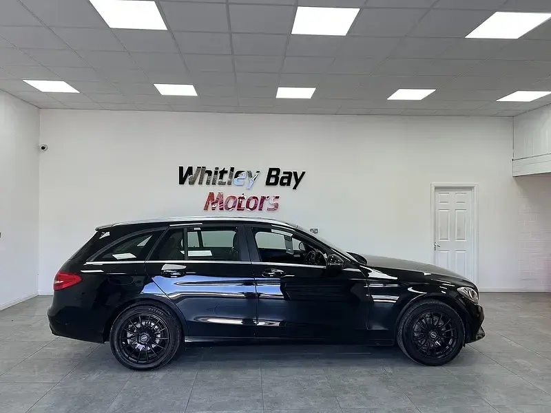 Used Mercedes C200 Executive 136 HP (100 kW) 2016 Black Estate